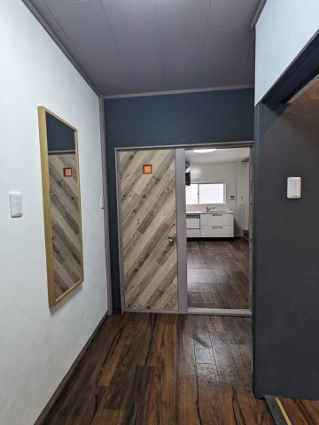 大阪府八尾市上之島町南3丁目　戸建の玄関|きれいな玄関です