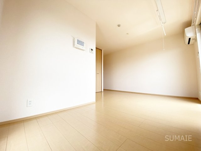 ディアコートの洋室|シンプルな内装です！