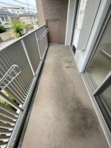 甲子園三番町ハイツのバルコニー