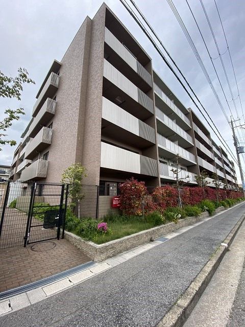 甲子園三番町ハイツの外観