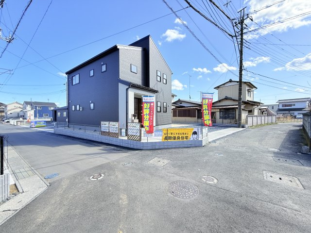 石岡市府中第1　新築戸建　1号棟の前面道路含む現地写真|実際に現地で周辺環境や街並み、近隣のスーパーや通学路の安全性、病院、公園・・・など生活のイメージをご確認ください！