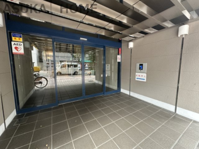 サンヴェール伊勢佐木町のエントランス|綺麗に整備されたエントランス部分です。セキュリティー面でも安心のオートロックを完備。