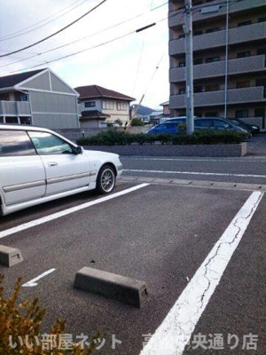 【駐車場】 | ハオス・リーリエ