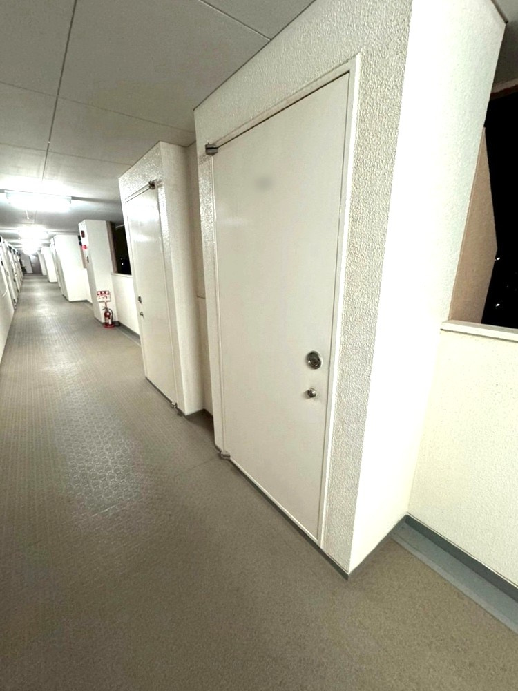 近鉄ハイツ六実の収納|約0.95㎡の専用トランクルーム