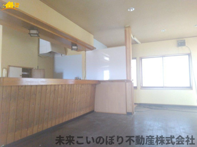 【居間・リビング】 | 店舗戸建 行田市桜町２丁目 | 1F店内
