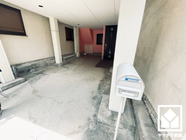 尼崎市大庄西町4丁目の駐車場|「グルメシティ尼崎大庄店」まで徒歩4分、「ドラッグストアコスモス大庄西町店」まで徒歩4分、「ローソン尼崎大庄西町三丁目店」まで徒歩4分など、お買い物施設が徒歩5分圏内に複数あり便利な住環境です。