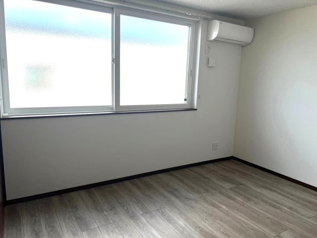 シャインアーチEの洋室