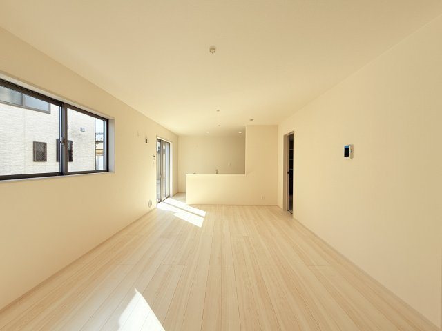 石岡市府中第1　新築戸建　2号棟の居間・リビング|広々としたＬＤＫ♪
家具を置いても窮屈感を感じず過ごせます。