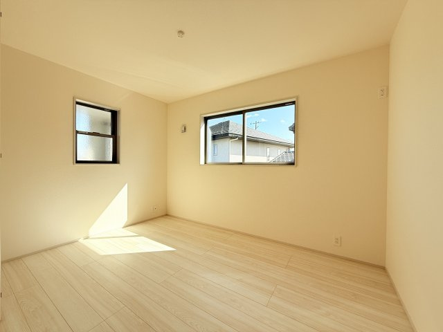 石岡市府中第1　新築戸建　2号棟の洋室|広さや日当たりなど、写真では伝えきれない部分を現地で確認してみませんか？