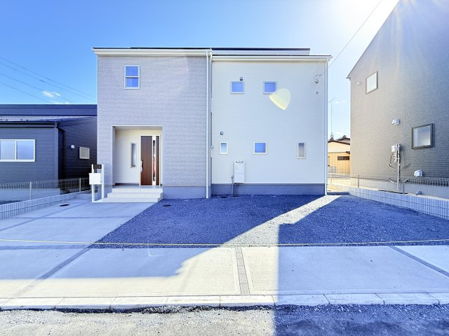 石岡市府中第1　新築戸建　2号棟の駐車場|カースペース並列3台可能♪庭付き！