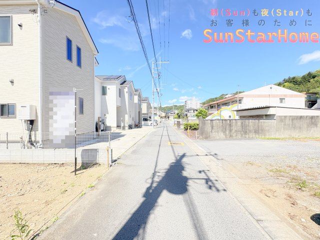 【サンスターホーム】青梅市滝ノ上町　191坪売地の前面道路含む現地写真