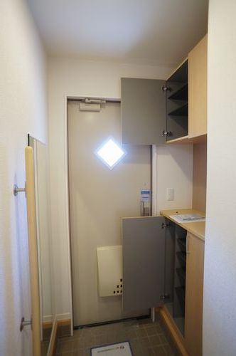シティーハイムＷＩＮＧ見川　Ｂの玄関|毎日通る玄関はこちらです