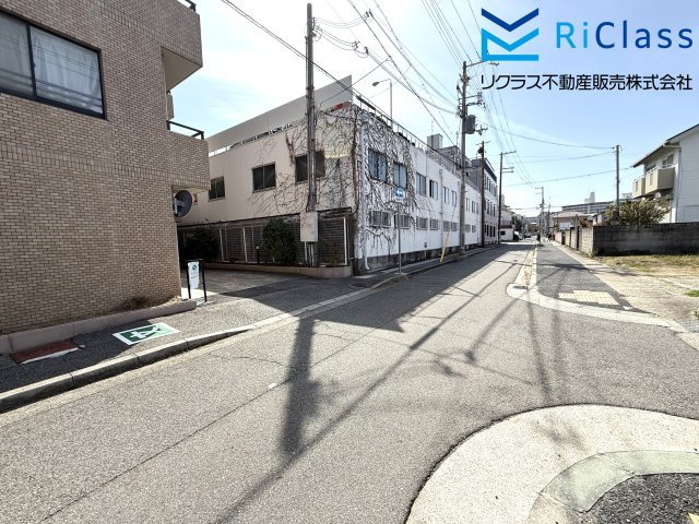 ライオンズマンション神戸水木通の周辺|マンション前の道路です