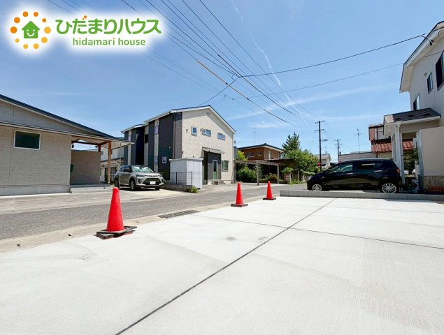 郡山市静町8期　新築戸建の駐車場|ご家族でお車に乗る方に！駐車場3台分あります！