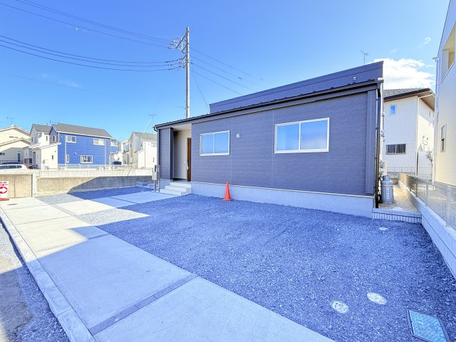 石岡市府中第1　新築戸建　3号棟の駐車場|カースペース並列4台可能♪庭付き！