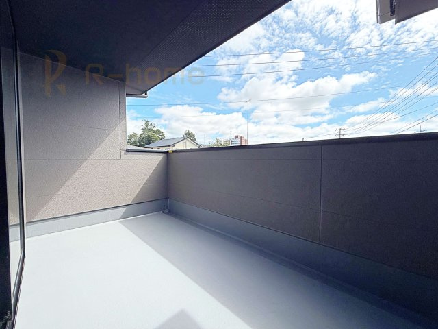 常陸太田市西三町1期　新築戸建て　3号棟のバルコニー|急な雨でも安心のインナーバルコニー♪忙しいご夫婦も大満足♪