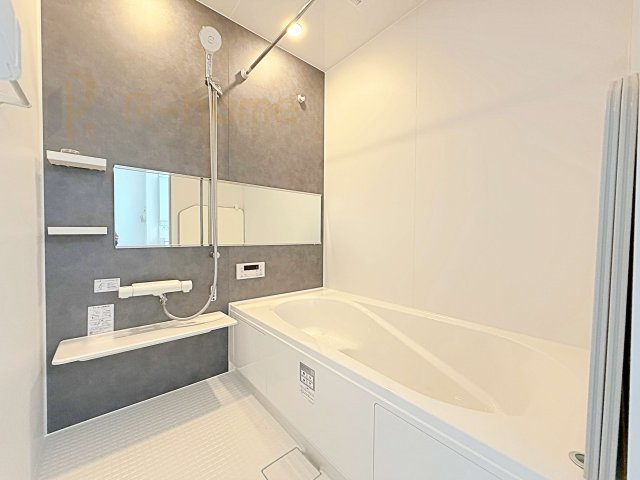 常陸太田市西三町1期　新築戸建て　3号棟の浴室|足を伸ばしてもゆったりできるバスルーム♪機能性も取り入れて使い易さも保証します♪