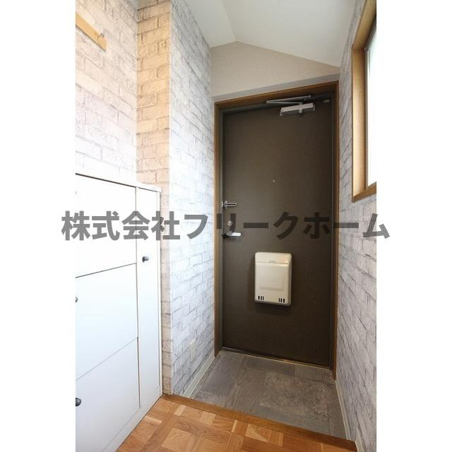武蔵野市西久保１丁目の賃貸マンションの玄関