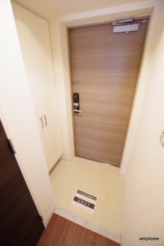 エスリード江坂垂水町　仲介手数料無料の玄関