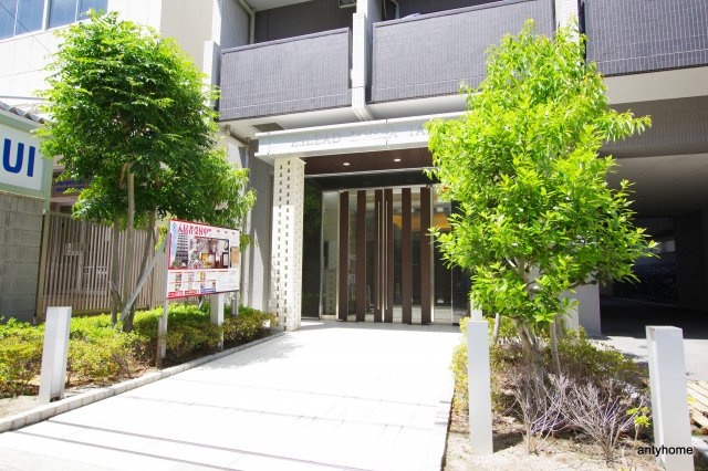 エスリード江坂垂水町　仲介手数料無料のエントランス