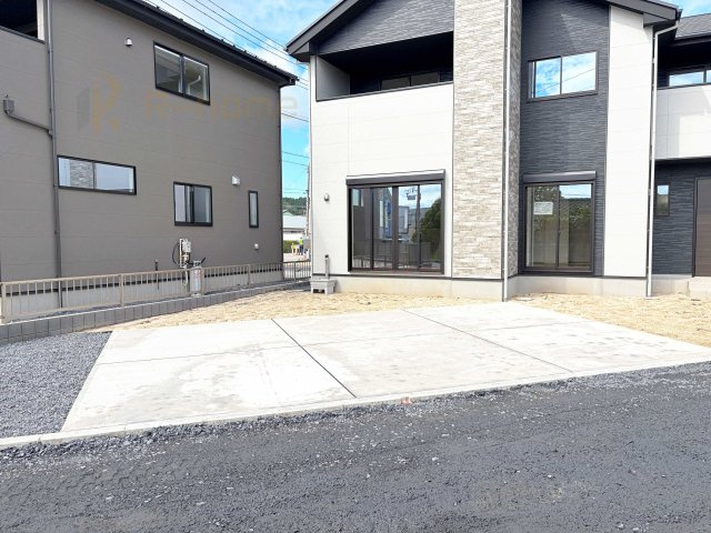常陸太田市西三町1期　新築戸建て　4号棟の駐車場|カースペースは2台お停めいただけます♪