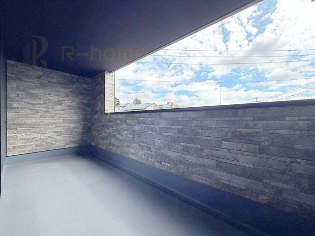 常陸太田市西三町1期　新築戸建て　4号棟のバルコニー|急な雨でも安心のインナーバルコニー♪忙しいご夫婦も大満足♪