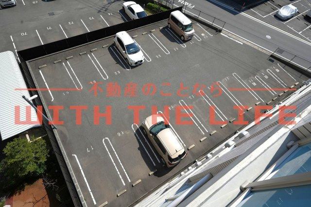 ボワットブランシュ【キャッシュバック対象物件】の駐車場|駐車場に車を止められます