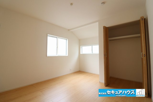 【今からご案内可能】愛知郡東郷町御岳2丁目　全2棟のトイレ|【高機能トイレ】
◆高機能トイレの多くは便器のフタの開閉が自動であり、使用後に手動で水を流す面倒もなく非常に便利です。スタイリッシュな見た目で、お掃除しやすく、節水効果が高いです。　　　　　　　　　　