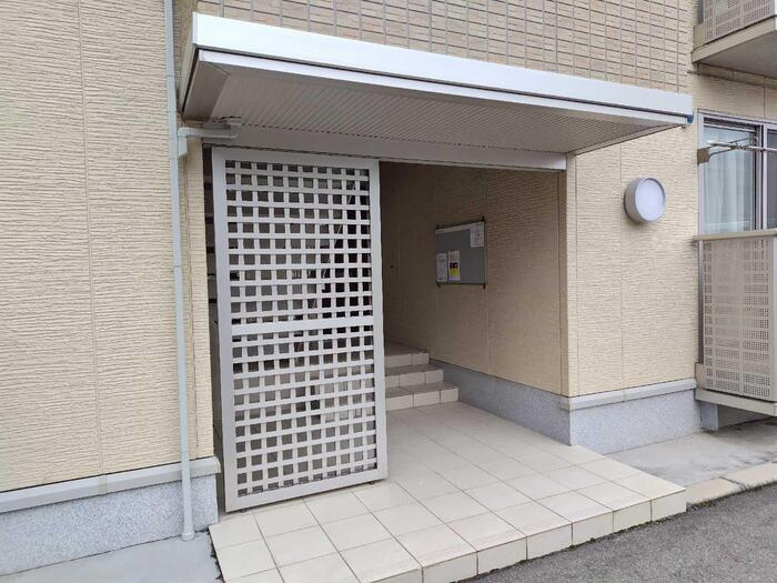 ティファニー103のエントランス