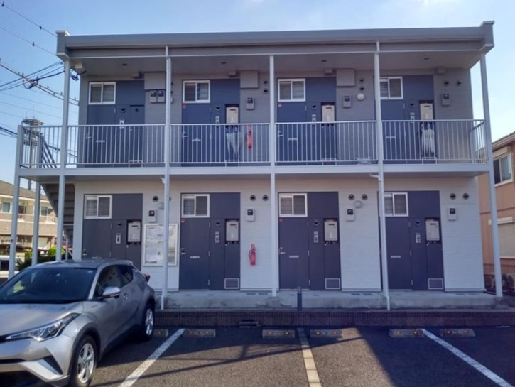 レオパレスメルベージュの駐車場