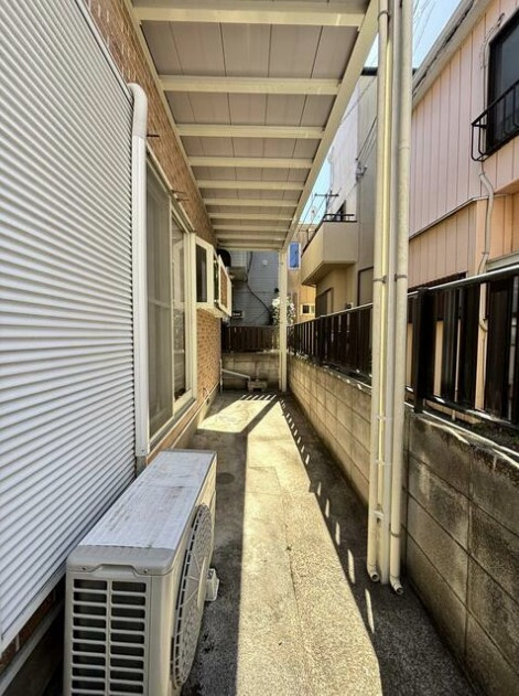 富士見市水谷東バイク置き場付き一戸建て の駐車場|バイク置き場