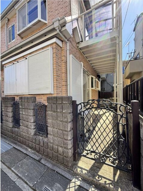 富士見市水谷東バイク置き場付き一戸建て のエントランス