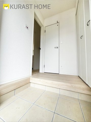 京都市西京区大原野上里男鹿町　新築戸建の玄関