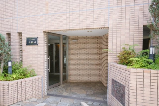 ロアール早稲田のエントランス
