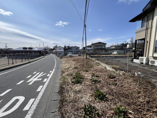 花巻市愛宕町・下幅　土地の前面道路含む現地写真