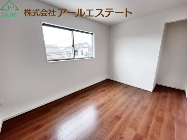 加古川市野口町北野12期　新築戸建の洋室