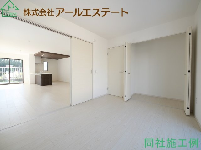 加古川市野口町北野12期　新築戸建の洋室|同社施工事例