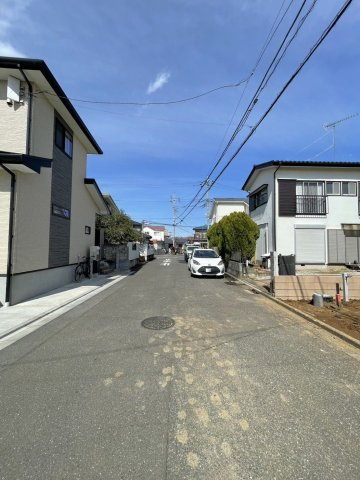 川越市笠幡水久保2期　新築平屋戸建　全1棟の前面道路含む現地写真