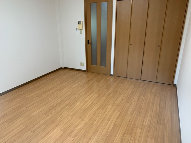 プリム　ローズの洋室