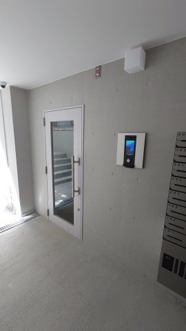 【エントランス】