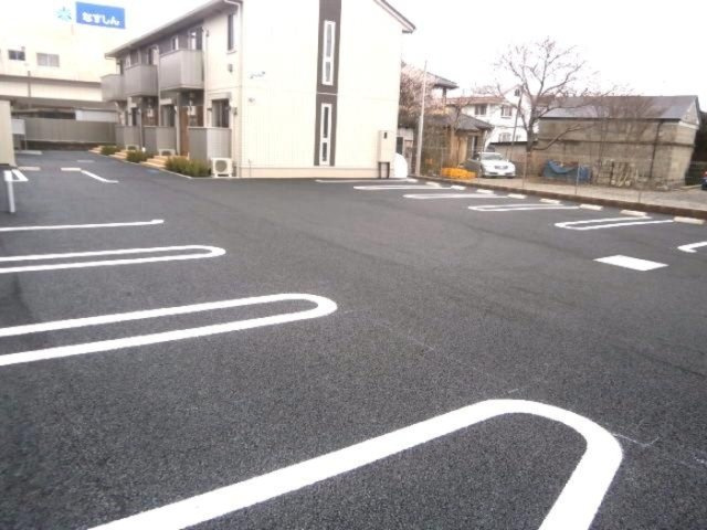 ラ ナチュールの駐車場