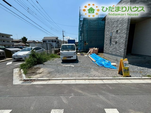 深谷市東方　第28期　新築一戸建て　ワイウッドコート　04の前面道路含む現地写真