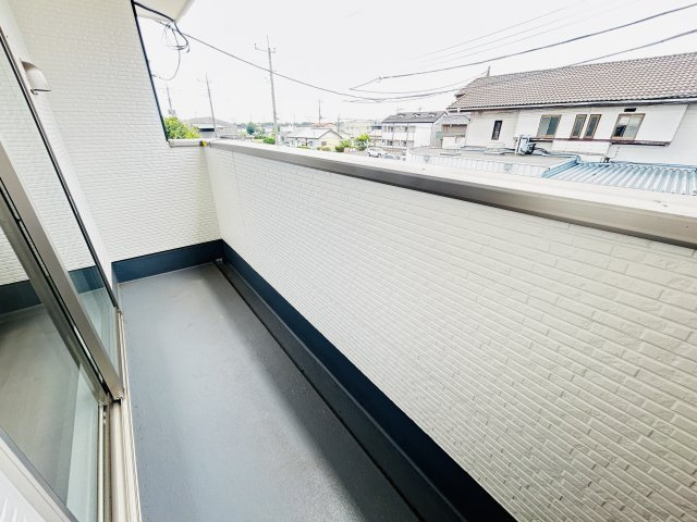 新築　高崎市島野町1期　3号棟のバルコニー|現地写真　日当たりの良いバルコニーはお洗濯物もよく乾きそうです◎
　