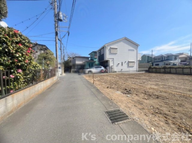 ◎茅ヶ崎市萩園　売地　2号地の前面道路含む現地写真|前面道路は交通量が少なく静かな印象です◇