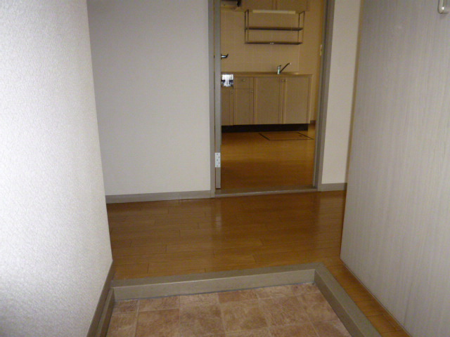 ファミーユ・ヴィラＢの玄関|玄関