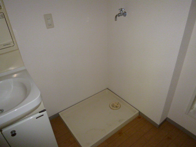 ファミーユ・ヴィラＢのその他|洗濯機置き場