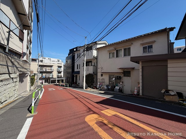 【前面道路含む現地写真】