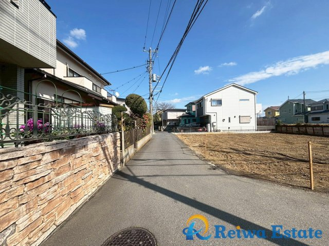 売地　茅ヶ崎市萩園の前面道路含む現地写真