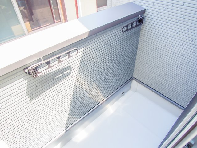 ヘリオス西舞子のバルコニー