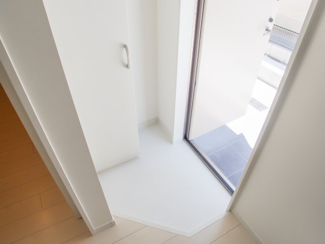 ヘリオス西舞子の玄関